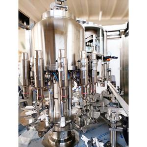 Machine de remplissage automatique à piston servo de fabrication indienne avec unité de tri et de capsulage de bouchons pour liquides de soins à domicile au meilleur prix - Product Image 4