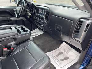 SUPER RÁPIDO 2016 CHI-VRO-LIT SIL-VA-RA-DO 1500 LT CREW CAB 4WD TRANSMISIÓN AUTOMÁTICA ASIENTOS DE CUERO - Product Image 2