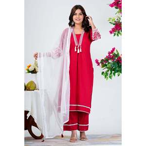 Ensemble Kurta en Chiffon Rouge Brodé avec Dupatta Blanche et Manches 3/4 - Product Image 3