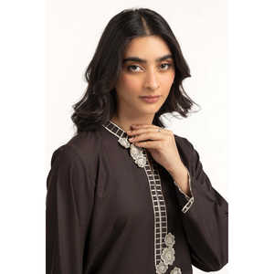 ชุดเซ็ตผ้าเครปสีน้ำตาลเข้มปักลายโดบี้สำหรับผู้หญิง ไซส์ XXS/XS ความยาวระดับเข่า เสื้อแขนสามส่วน ชุดสองชิ้น ดีไซน์โดดเด่น - Product Image 2