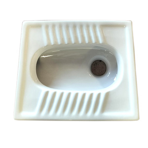 Dernier nouveau design siège de toilette en céramique blanche pour la ville Casseroles à squat fabriquées en Inde montées au sol pour une utilisation hospitalière - Product Image 5