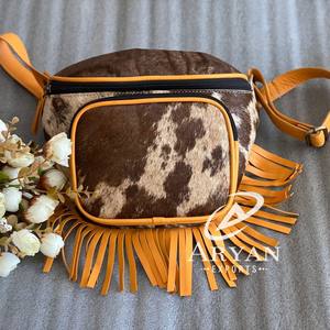 Riñoneras con flecos de piel de vaca cosidas a mano con estilo, riñoneras con bolsillos en la cadera, cinturones con flecos, cinturones cruzados de pelo de vaca - Product Image 1
