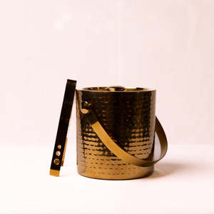 Ce seau à glace en métal gris industriel comprend des pinces assorties et est disponible à prix de gros. - Product Image 6