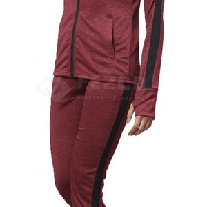 Ensemble de survêtement à capuche en molleton 100 % coton personnalisable pour femme - Collection Hiver - Product Image 5