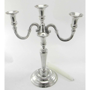 Chandelier en métal et acier inoxydable Design attrayant Décoration de table pour la maison Bougeoir Chandelier au prix de gros - Product Image 1