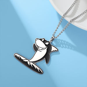 Pendentif tendance gravé en forme de requin, en argent sterling 925 plaqué or, avec moissanite, bijoux minimalistes personnalisés, cadeaux pour femmes - Product Image 4