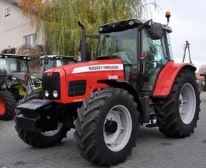 Tracteur agricole neuf à transmission intégrale à vendre, cabine fermée, pneus larges, machine pour travaux sur le terrain - Product Image 2