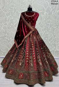 Hermoso Terciopelo Lehenga Choli Con Doble Dupatta - Product Image 3