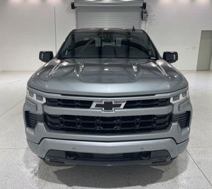 Gran Demanda de Mercado, Chevrolet Silverado 1500-LT Gris 2024 - Product Image 1