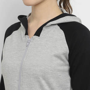 Vente d'usine de survêtement à logo personnalisé de haute qualité pour femmes, ensemble à capuche respirant et décontracté pour l'hiver - Product Image 2