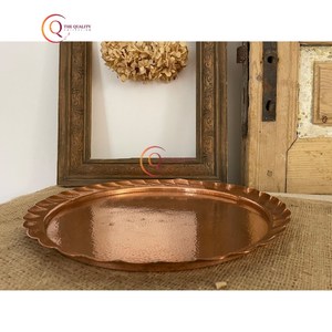 Bandeja de servicio martillada de forma redonda de cobre de lujo y moderna Chapado brillante para alimentos Suministros de utensilios de cocina de mesa Hecho EN LA India - Product Image 5