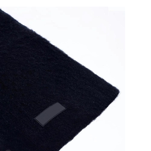 Shorts en mohair de luxe pour hommes, en tissu de laine doux de qualité supérieure, fabriqués directement par le fabricant de vêtements streetwear tendance en mélange de laine douce. - Product Image 2