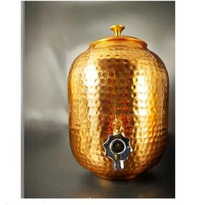 Enfriador de agua de cobre duradero con mango resistente y diseño tradicional ideal para la hidratación de verano y la estética clásica de la cocina - Product Image 1