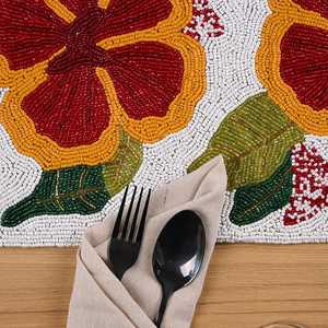 Lujosa Manta de Mesa Bohemia con Hibiscos y Cuentas Hechas a Mano, Ecológica, de Poliéster, con Posavasos de Metal y PC, Decoración de Alta Gama para el Hogar y Uso en Restaurantes - Product Image 5