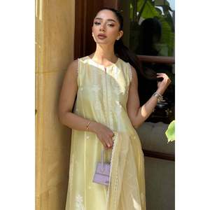Blusa sin Cuello Satin Sorbet Elegance para Primavera Verano - Product Image 2