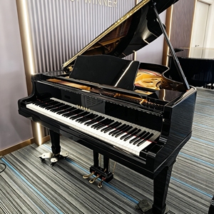 Piano à queue Yamaha G2 noir haute performance au design classique pour scène et studio, avec un son acoustique riche G2 G3 720074 - Product Image 1