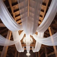 Tissu drapé de draperie de rideau de plafonds blancs pour le mariage