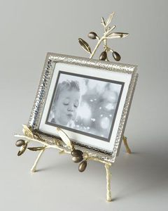 Vintage-style hanging chain metal photo frame with glass insert ideal for wall art <b>pressed</b> <b>flowers</b> or mini prints - Product Image 4