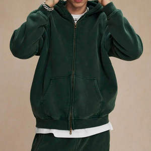 Sweat-shirt unisexe vert vintage délavé, coupe sportive, épaules tombantes, tissu doux, respirant, confortable, taille unique, couleur unie - Product Image 4