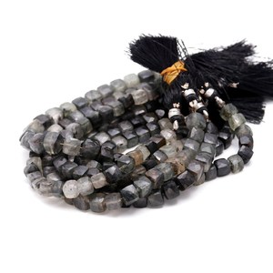 Perles en forme de cube à facettes noires naturelles de qualité supérieure avec finition brillante pour la conception de bracelet et de collier pour l'exportation en vrac - Product Image 2