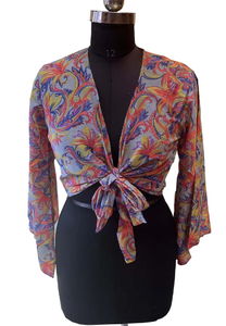 Top corto de Sari de seda indio hecho a mano para mujer, estilo sin mangas Vintage con mangas de campana y corbata frontal, longitud corta, ajuste holgado de verano - Product Image 2