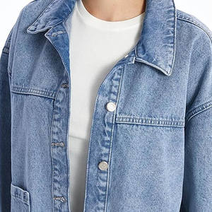 Veste en jean bleu clair pour femmes, vêtements d'extérieur décontractés boutonnés sur le devant, veste en jean coupe décontractée - Product Image 3