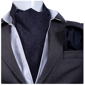 Conjunto de Pañuelo Ascot para Hombre en Satén Negro, 100% Seda, Diseño Paisley con Estampado Digital, Elegante y Formal - Product Image 1