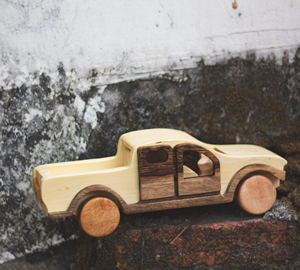 Camion modèle catapulte en bois, jouet éducatif pour enfants de 5 à 13 ans, modèle 99 Gold Data Pearla, artisanat en bois fait main, qualité export - Product Image 3