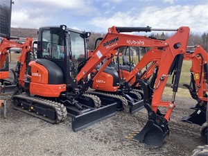 Utilisé pour la mini-excavatrice U17-5 modèle 2020, moteur Cummins, poids opérationnel de 12 tonnes, boîte de vitesses durable pour la construction et l'agriculture - Product Image 1