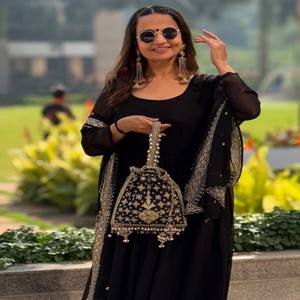 Conjunto de Pantalón, Vestido y Dupatta de Georgette VASTRA COTTAGE para Mujer, Bordado con Lentejuelas, Largo Completo, Diseño Étnico para Fiestas - Product Image 3