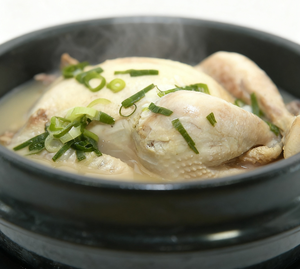 ซุปไก่โสมเกาหลีซุปสมุนไพรของแท้อาหารเกาหลีแบบดั้งเดิมจานอาหารเพื่อสุขภาพแข็งแรง - Product Image 1