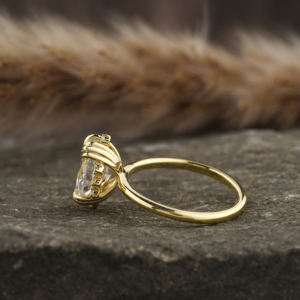Anillo de compromiso de diamante de corte ovalado cultivado en laboratorio, anillo de regalo de racimo Vintage de lujo con certificado IGI de oro sólido de 18K para mujer - Product Image 1
