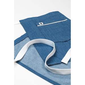 Tablier court en denim délavé bleu avec une touche élégante - Product Image 5