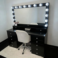 Ensemble de coiffeuse inspirée des célébrités avec banc rembourré Accents dorés et boutons en cristal Vanity Desk pour le maquillage