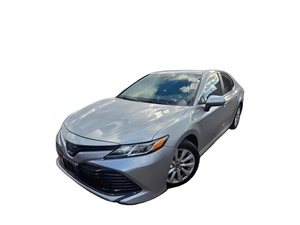 Toyota Camry LE 2020 d'occasion propre - Product Image 2