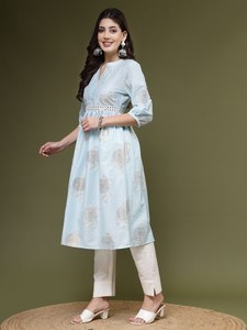 Kurta Anarkali en polyester de qualité exceptionnelle, élégant, à imprimé floral, col mandarin, manches bouffantes, travail miroir, longueur au sol - Product Image 3