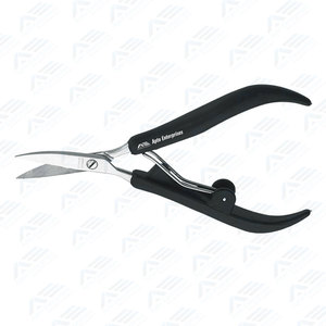 Cortaúñas Profesional con Mango Negro y Agarre Seguro, Corta Uñas Gruesas y Cutículas Difíciles con Facilidad, Fabricado con Acero Inoxidable Resistente - Product Image 2