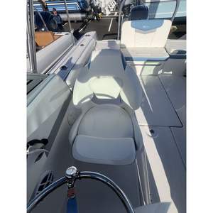 Nuevo Lanzamiento 2026: Robalo R207 con Casco de Fibra de Vidrio (FRP) y Motor Yamaha, Longitud de 8.1-12m, Capacidad de Combustible de 60L - Product Image 2