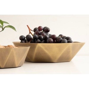 Bol de service en laiton orné Design en métal résistant à la chaleur pour les occasions de fête sociale haut de gamme Style alimentaire classique - Product Image 1