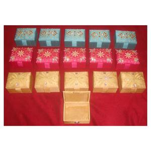 Zari-caja de joyería bordada a mano, Material de terciopelo puro, con cuentas bordadas a mano, varias formas y colores, diseño de lujo - Product Image 1