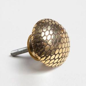 Latão Ouro Texturizado Maçanetas Da Porta Do Armário Lidar Com Botão De Móveis Decorativo Home Decor Mão Crafted Produto por Índia Artesãos