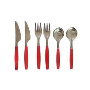 Elegante Juego de Cubiertos de Acero Inoxidable con Acabado Plateado, Duradero y Ecológico, con Detalles en Dorado para Comidas Familiares, Hoteles y Restaurantes - Product Image 3