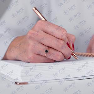 0.90 TCW rond brillant coupe Solitaire Moissanite bague pour femme anniversaire et cadeau d'anniversaire pour l'amour - Product Image 5