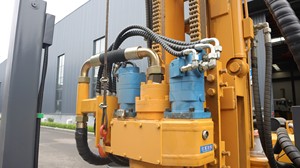 Foreuse hydraulique sur chenilles FYX-260 pour l'exploitation minière, machine de forage de puits, équipement de ventilation de tunnels et d'extraction de minerai - Product Image 6