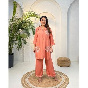 Kurti Moderno de Rayón Hecho a Mano para Oficina, Fiesta, Recepción de Boda, Festivales y Funciones Tradicionales - Product Image 2
