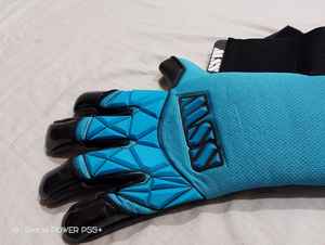 Guantes de portero personalizados impermeables de cuero de alta calidad antideslizantes para niños adultos uso deportivo de fútbol al aire libre - Product Image 6