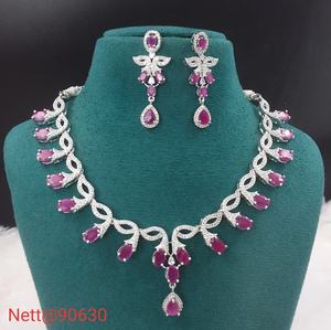 Ensemble de boucles d'oreilles et collier américain élégant en diamant pour femmes, mariages, festivals, occasions spéciales, pendentifs à la mode AD - Product Image 5