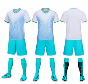 Maillot de football personnalisable avec nom d'équipe et logo Technologie de coupe automatisée pour uniformes d'équipe - Product Image 2