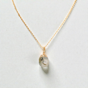 Collier avec pendentif en pierre de préhnite naturelle brute - Collier en pierre pointue de cristal pour femmes - Bijoux en argent 925 - Product Image 1