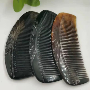 Peine de Bolsillo de Cuerno de Buey Natural, Peine de Cuerno de Búfalo y Madera de Sándalo Verde Natural para Hombres y Mujeres al Precio Más Bajo - Product Image 1